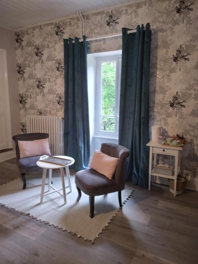 Domaine De Marchal - Chambres Et Table D'Hotes Celles-Sur-Durolle Экстерьер фото
