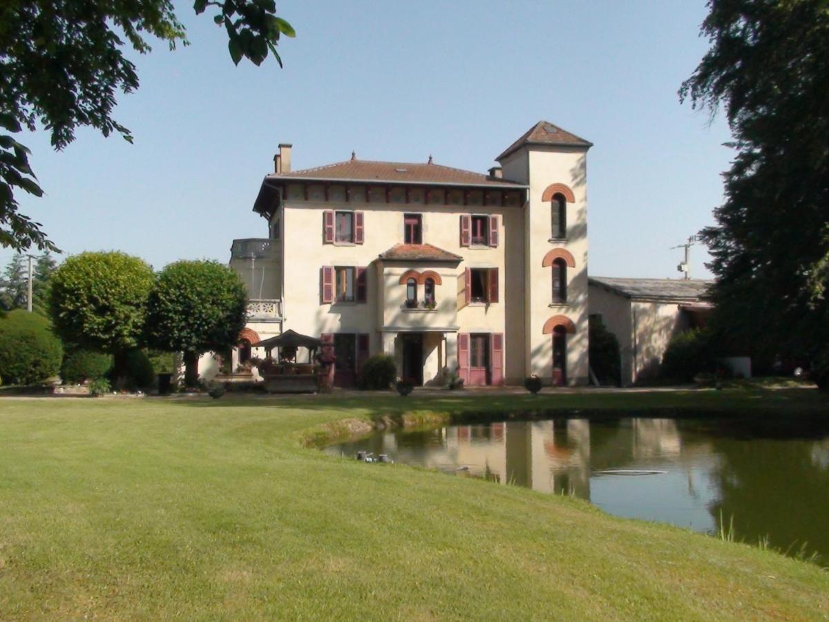 Domaine De Marchal - Chambres Et Table D'Hotes Celles-Sur-Durolle Экстерьер фото